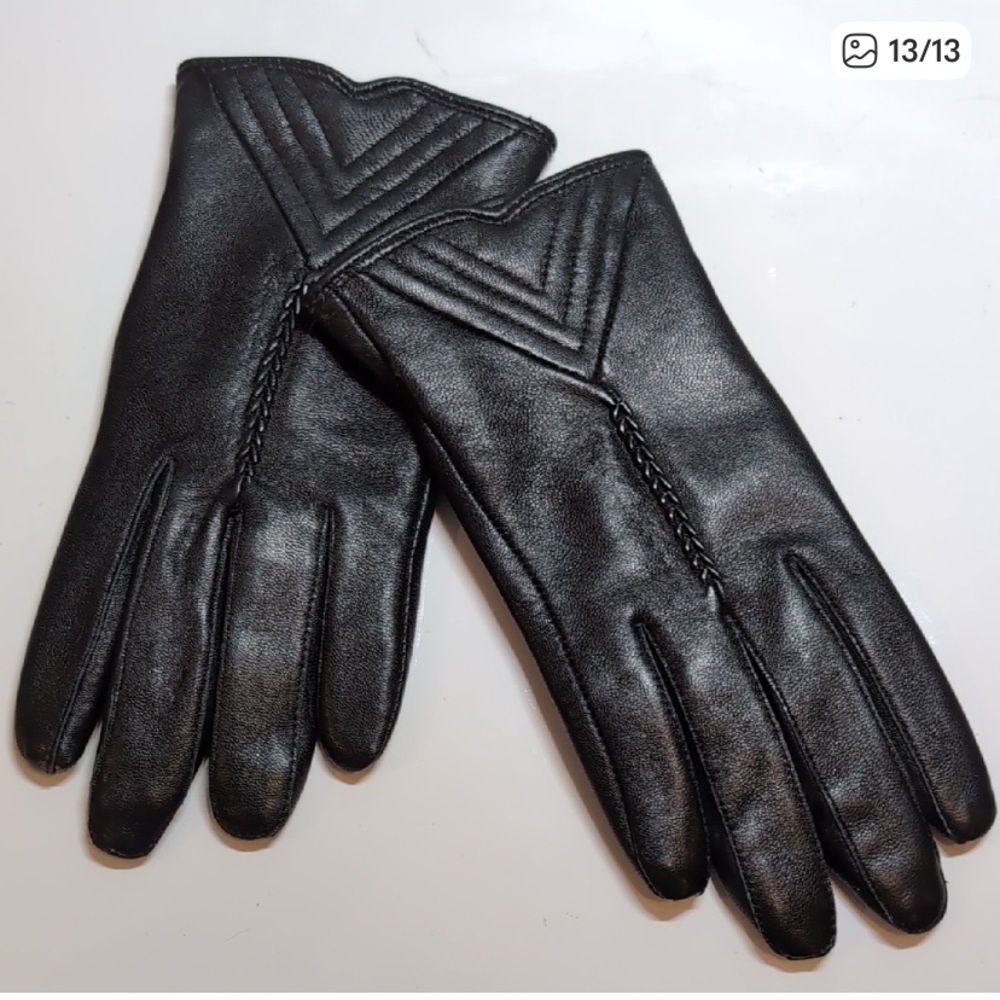 Black Leather Gloves with Braid Detail